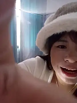 Snapshot of -lab- chatting on October 28, 2025, 4:24 am -lab- online show from October 28, 2025, 4:24 am