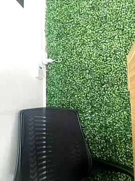 Snapshot of Sara_Diamont chatting on October 28, 2025, 5:45 pm Sara Diamont online show from October 28, 2025, 5:45 pm