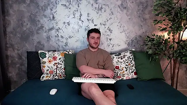 Ethan  S online show from December 19, 2024, 4:56 am