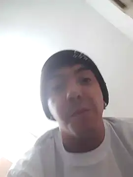 Snapshot of Argentino_96 chatting on October 28, 2025, 5:56 pm Argentino 96 online show from October 28, 2025, 5:56 pm