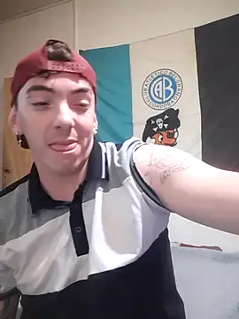 Snapshot of Argentino_96 chatting on October 22, 2025, 3:11 pm Argentino 96 online show from October 22, 2025, 3:11 pm