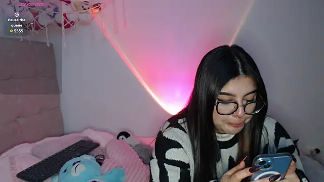 Snapshot of Ayleen_Honey chatting on October 25, 2025, 4:33 am Ayleen Honey online show from October 25, 2025, 4:33 am