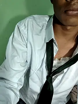 Lilbaby080008 online show from November 5, 2025, 8:23 pm