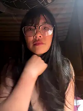 Snapshot of asuka-show chatting on October 25, 2025, 8:24 am asuka-show online show from October 25, 2025, 8:24 am