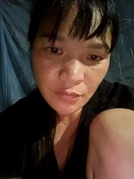 chipu06 online show from November 7, 2025, 12:21 pm