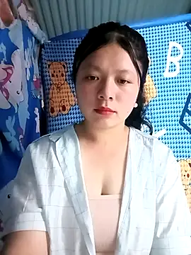 lisa-bae00 online show from April 4, 2026, 12:23 pm