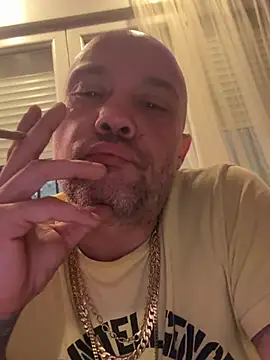 gitanoMad online show from February 5, 2026, 1:23 am