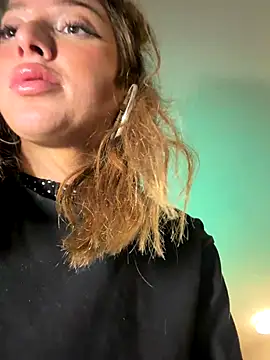 babygirlxchlo online show from November 2, 2025, 10:53 am