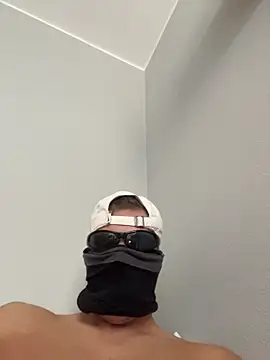 iCum uCum online show from November 13, 2025, 11:25 am