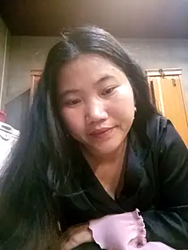 emlylin online show from October 21, 2025, 1:43 pm