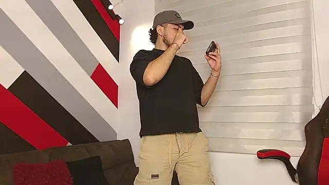 Snapshot of Zac_Golden chatting on February 27, 2026, 1:22 pm Zac Golden online show from February 27, 2026, 1:22 pm