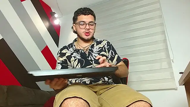 Snapshot of Zac_Golden chatting on February 8, 2026, 12:14 pm Zac Golden online show from February 8, 2026, 12:14 pm