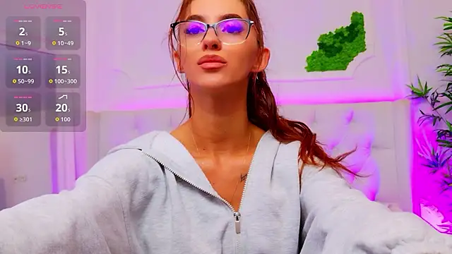 ElisaCharm online show from March 27, 2026, 4:54 am