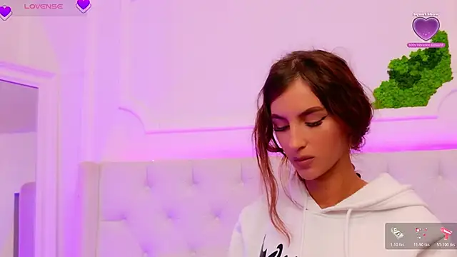 ElisaCharm online show from April 15, 2026, 3:56 am