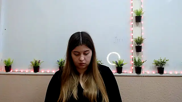 Amber  Glow online show from October 22, 2025, 11:09 am