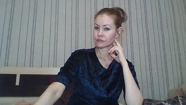 Snapshot of EvelineeX chatting on October 27, 2025, 4:08 pm EvelineeX online show from October 27, 2025, 4:08 pm