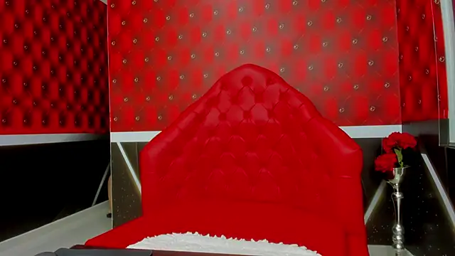 Snapshot of Bianca_Millf chatting on February 1, 2026, 3:49 am Bianca Millf online show from February 1, 2026, 3:49 am