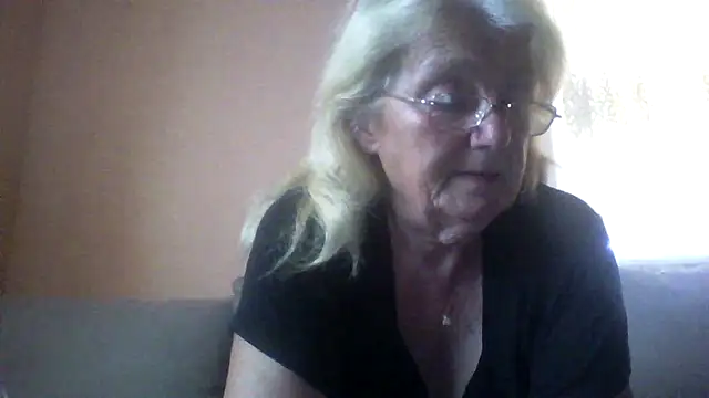 AmyLove353 online show from July 2, 2026, 3:23 am