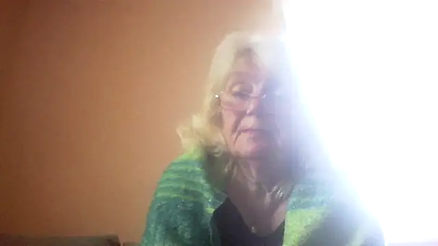 Snapshot of AmyLove353 chatting on May 13, 2026, 4:52 am AmyLove353 online show from May 13, 2026, 4:52 am