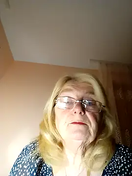 AmyLove353 online show from November 24, 2025, 9:59 pm