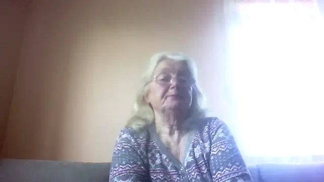Snapshot of AmyLove353 chatting on April 25, 2026, 5:32 am AmyLove353 online show from April 25, 2026, 5:32 am
