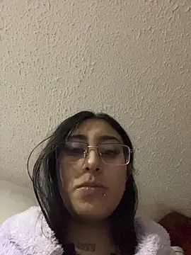 Violeet-Smith online show from February 25, 2026, 3:51 am