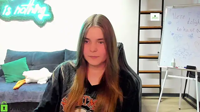 MiraaBloom online show from November 13, 2025, 4:33 pm