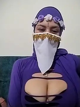 Snapshot of caroline_peed chatting on October 26, 2025, 12:16 pm caroline peed online show from October 26, 2025, 12:16 pm