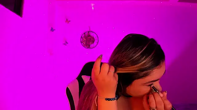 Snapshot of Soouf_ chatting on November 21, 2025, 10:03 am Soouf online show from November 21, 2025, 10:03 am