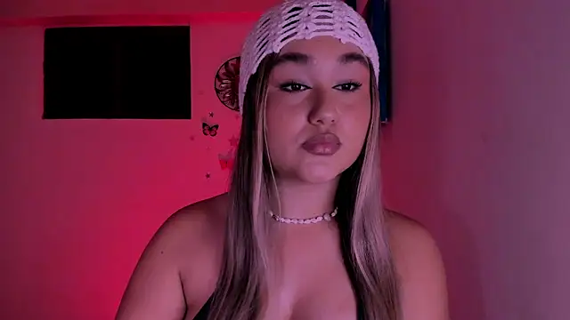 Snapshot of Soouf_ chatting on February 27, 2026, 7:57 pm Soouf online show from February 27, 2026, 7:57 pm