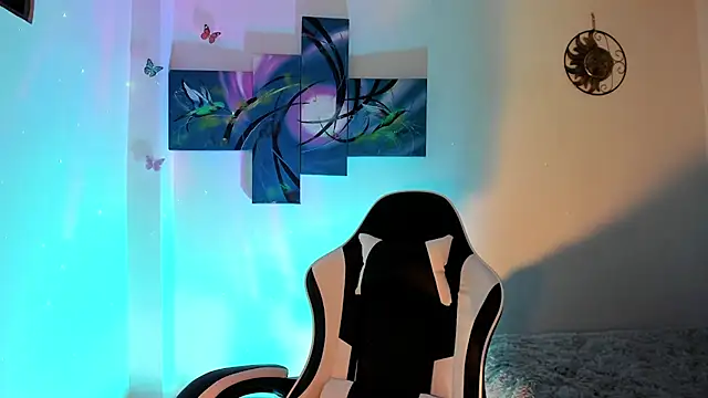 Snapshot of Soouf_ chatting on November 25, 2025, 3:23 pm Soouf online show from November 25, 2025, 3:23 pm