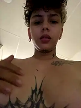 Abby Evanns1 online show from December 20, 2025, 1:47 pm