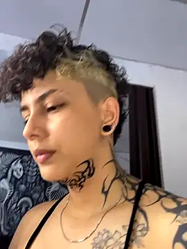 Abby Evanns1 online show from October 31, 2025, 8:38 pm