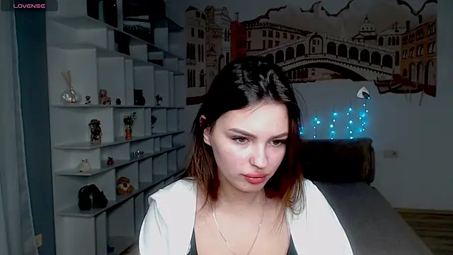 Snapshot of KittyShenson chatting on February 8, 2026, 6:33 am KittyShenson online show from February 8, 2026, 6:33 am