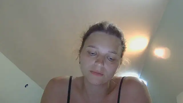 Snapshot of ElisSky301 chatting on June 21, 2026, 8:36 pm ElisSky301 online show from June 21, 2026, 8:36 pm