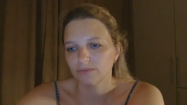 Snapshot of ElisSky301 chatting on July 1, 2026, 7:58 pm ElisSky301 online show from July 1, 2026, 7:58 pm