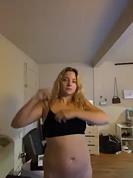 xoxokehlani online show from July 8, 2026, 5:08 am