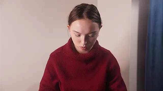 Snapshot of ClarineMitzel chatting on October 23, 2025, 11:31 am ClarineMitzel online show from October 23, 2025, 11:31 am