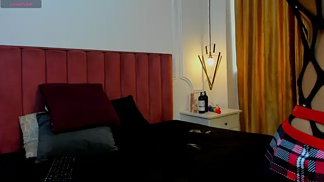 Celina Kyle1 online show from October 30, 2025, 8:17 pm