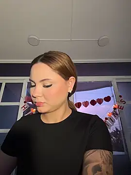 Snapshot of Beella1_ chatting on February 13, 2026, 12:05 pm Beella1 online show from February 13, 2026, 12:05 pm