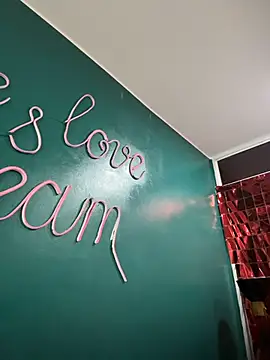 Snapshot of Beella1_ chatting on February 14, 2026, 12:05 pm Beella1 online show from February 14, 2026, 12:05 pm