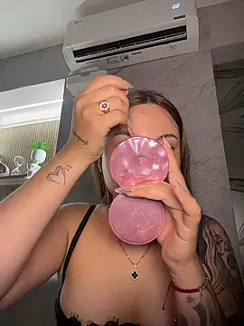 Snapshot of Beella1_ chatting on February 1, 2026, 11:41 am Beella1 online show from February 1, 2026, 11:41 am