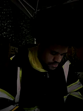 Mrmakeherwet Tez online show from December 3, 2025, 6:14 am