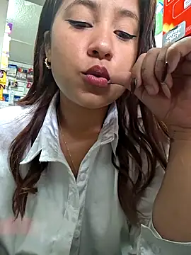 TamySweet69 online show from November 17, 2025, 2:10 pm