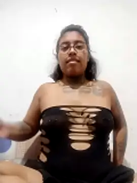 Snapshot of Chicattoo69 chatting on October 26, 2025, 4:13 am Chicattoo69 online show from October 26, 2025, 4:13 am