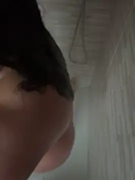 gatitalocahot online show from December 3, 2025, 7:41 am