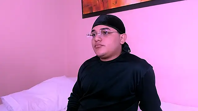 Snapshot of Santo_Pecado_ chatting on October 23, 2025, 1:43 pm Santo Pecado  online show from October 23, 2025, 1:43 pm