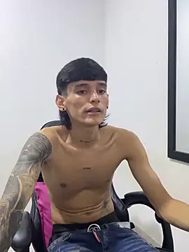 Stiwar cute online show from October 28, 2025, 11:25 pm