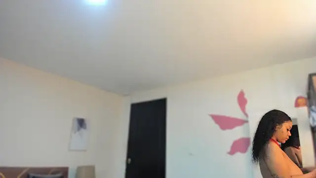 YariRose online show from March 16, 2026, 2:21 pm