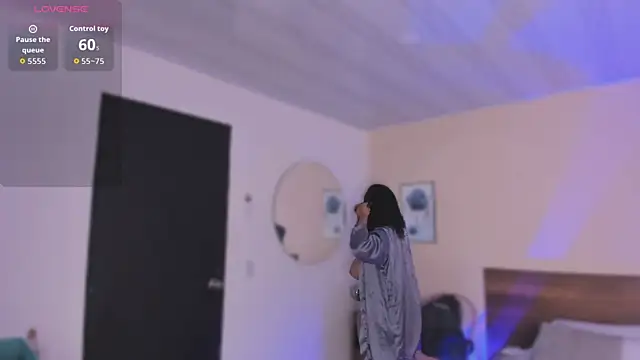 Snapshot of YariRose chatting on November 28, 2025, 1:33 pm YariRose online show from November 28, 2025, 1:33 pm